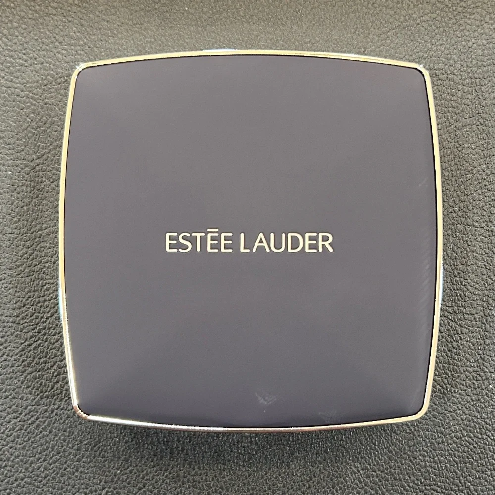 Estee Lauder Double Wear Stay-In-Place Matte Powder Foundation 2N1- Desert Beige - Picture 3 of 5